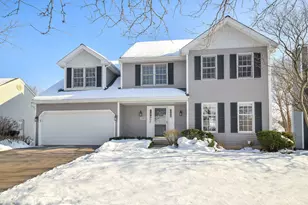 389 Colonial Cir, Geneva, IL 60134 - Photo 1