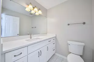 389 Colonial Cir, Geneva, IL 60134 - Photo 11