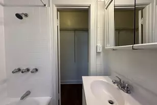 661 W Sheridan Rd, Chicago, IL 60613 - Photo 19