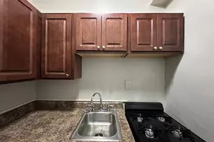 661 W Sheridan Rd, Chicago, IL 60613 - Photo 5