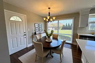 909 S Emerson St, Mount Prospect, IL 60056 - Photo 9