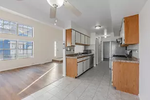 237 Acorn Dr, Streamwood, IL 60107 - Photo 7