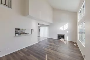 237 Acorn Dr, Streamwood, IL 60107 - Photo 3