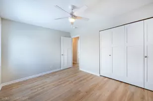 305 E Country Dr, Bartlett, IL 60103 - Photo 13