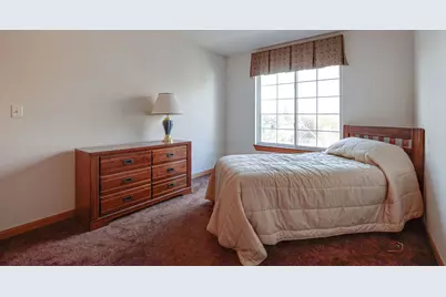 912 Highgate Lane, Grayslake, IL 60030 - Photo 17