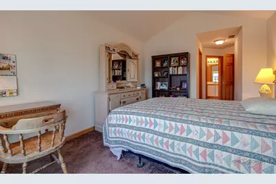 912 Highgate Lane, Grayslake, IL 60030 - Photo 15