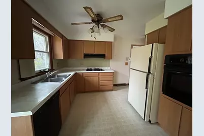 1755 Country Knolls Lane, Elgin, IL 60123 - Photo 5