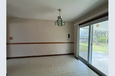 1755 Country Knolls Lane, Elgin, IL 60123 - Photo 9