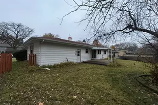 1755 Country Knolls Ln, Elgin, IL 60123 - Photo 23