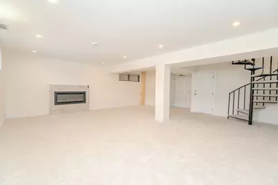 2740 W Farragut Avenue #1, Chicago, IL 60625 - Photo 11