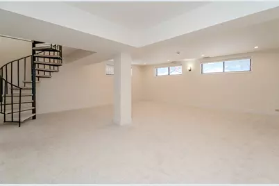 2740 W Farragut Avenue #1, Chicago, IL 60625 - Photo 13