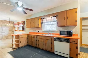 8710 N 2100 East Rd, Downs, IL 61736 - Photo 13