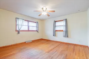 8710 N 2100 East Rd, Downs, IL 61736 - Photo 19