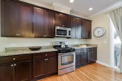 415 N President Street #A, Wheaton, IL 60187 - Photo 7