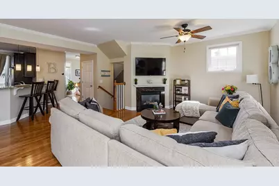 415 N President Street #A, Wheaton, IL 60187 - Photo 3