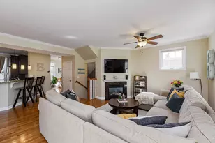 415 N President St, Wheaton, IL 60187 - Photo 3