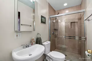 5844 N Lacey Ave, Chicago, IL 60646 - Photo 13