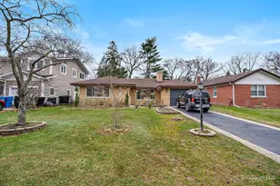 5844 N Lacey Ave, Chicago, IL 60646 - Photo 1