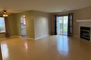 311 Sheffield Ct, Roselle, IL 60172 - Photo 3