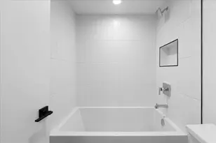 2023 N Drake Ave, Chicago, IL 60647 - Photo 15