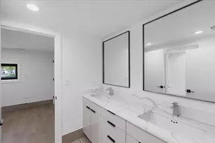 2023 N Drake Ave, Chicago, IL 60647 - Photo 11