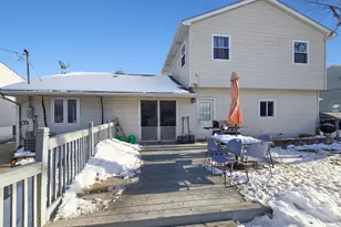 719 Surrey Dr, Streamwood, IL 60107 - Photo 15