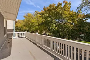 7252 N Bell Ave, Chicago, IL 60645 - Photo 11