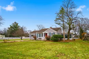 715 Glenwood Ln, Glenview, IL 60025 - Photo 1