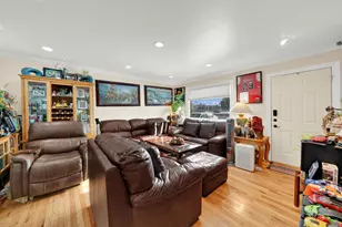 664 E Oakton St, Des Plaines, IL 60018 - Photo 9