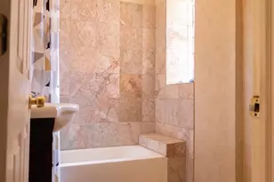 225 E 59th St, Chicago, IL 60637 - Photo 9