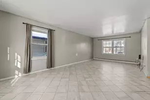 414 Bellarmine Dr E, Joliet, IL 60436 - Photo 5