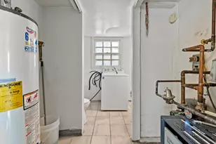 414 Bellarmine Dr E, Joliet, IL 60436 - Photo 9