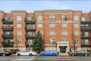 5924 N Lincoln Ave, Chicago, IL 60659 - Photo 1