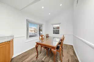 3505 Linneman St, Glenview, IL 60025 - Photo 9