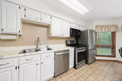 10221 S Eleanor Avenue, Palos Hills, IL 60465 - Photo 17