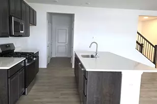 460 Hathaway Ln, Oswego, IL 60543 - Photo 5