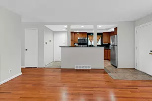 8844 S Prairie Ave, Chicago, IL 60619 - Photo 13