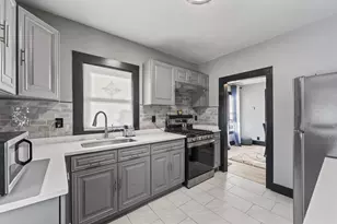 819 N Ash St, Waukegan, IL 60085 - Photo 13