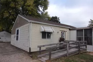 104 Algonquin Rd, Marquette Heights, IL 61554 - Photo 3