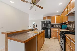 1008 W Dale Ave, McHenry, IL 60051 - Photo 7