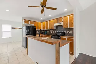 1008 W Dale Ave, McHenry, IL 60051 - Photo 5