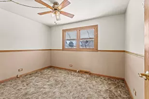 4317 W Linecrest Dr, Alsip, IL 60803 - Photo 9