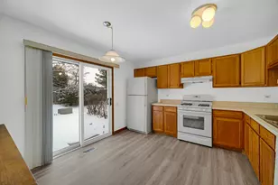 4782 Amber Cir, Hoffman Estates, IL 60192 - Photo 5