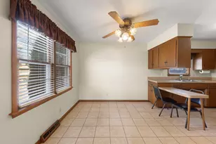 10901 S Nagle Ave, Worth, IL 60482 - Photo 9