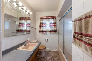 10901 S Nagle Ave, Worth, IL 60482 - Photo 13