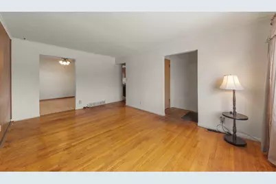 10901 S Nagle Avenue, Worth, IL 60482 - Photo 3