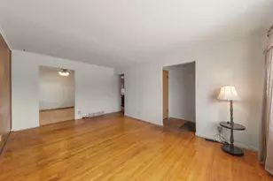 10901 S Nagle Ave, Worth, IL 60482 - Photo 3