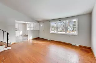 34050 N Lilac Ave, Grayslake, IL 60030 - Photo 3