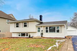 906 Hickory Ln, Naperville, IL 60540 - Photo 3