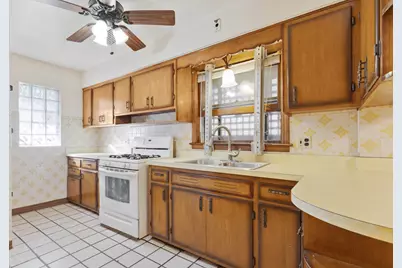 7148 S Sawyer Avenue, Chicago, IL 60629 - Photo 9